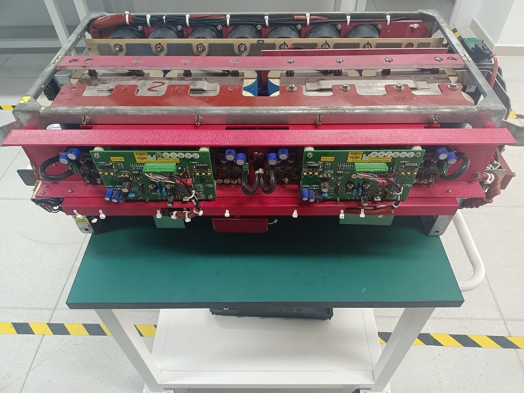 5型车辅助功率模块